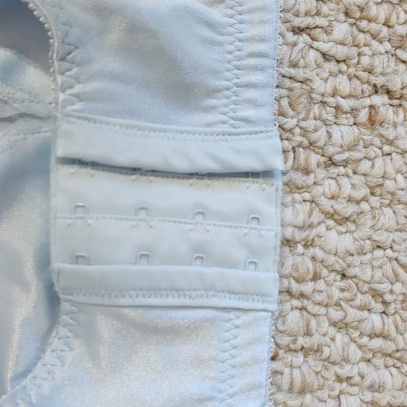 Bali Double Support Comfort Wireless Full Coverage Bra Sz 40DD - Picture 4 of 6